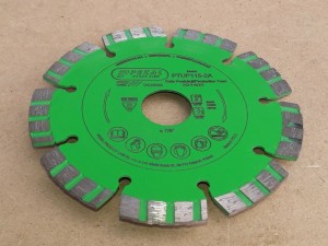 Tarcza diamentowa uniwersalna do materiałów budowlanych PEZAL TURBO PTUP125-2A  125mm 22,2mm