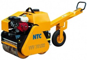Walec wibracyjny prowadzony z kołem sterującym NTC VVV701/22 HONDA 22kN 995kg